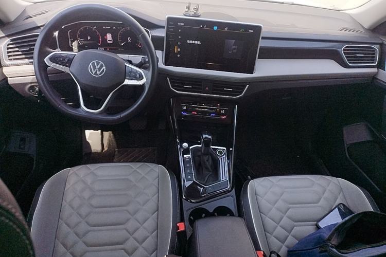 Used Volkswagen Tayron 2024 300TSI Two-Wheel-Drive Luxury Plus Advanced Version Center Console
