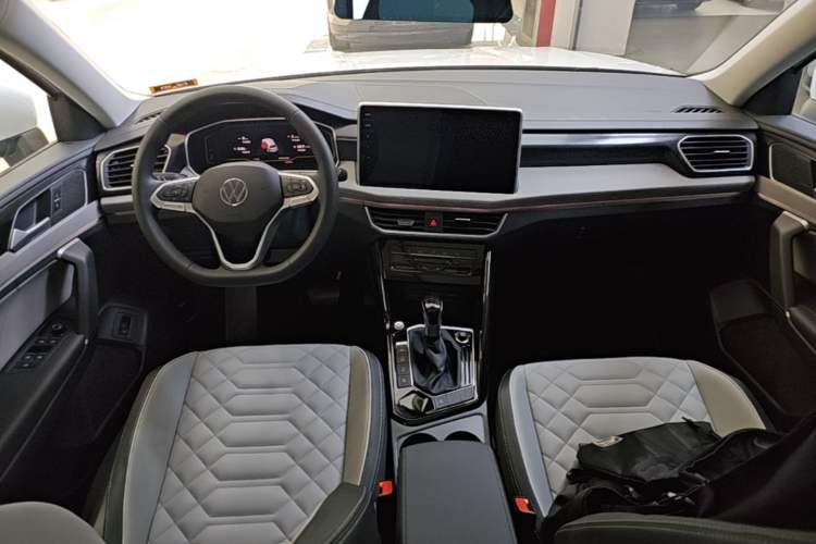 Used Volkswagen Tayron 2024 300TSI Two-Wheel-Drive Luxury Plus Advanced Version Center Console