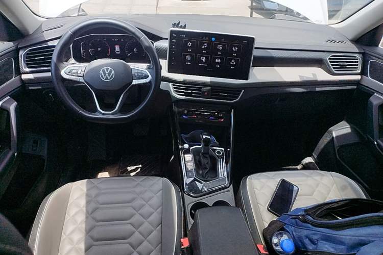 Used Volkswagen Tayron 2024 300TSI Two-Wheel-Drive Luxury Plus Advanced Version Center Console