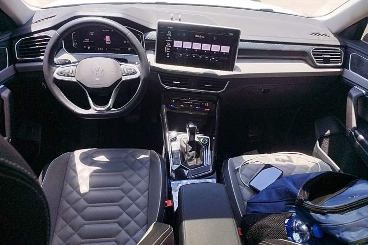 Used Volkswagen Tayron 2024 300TSI Two-Wheel-Drive Luxury Plus Advanced Version Center Console