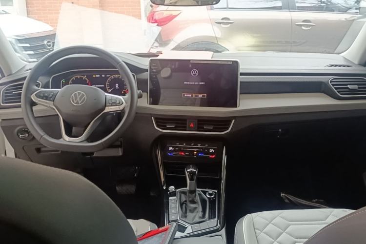 Used Volkswagen Tayron 2024 300TSI Two-Wheel-Drive Luxury Plus Advanced Version Center Console