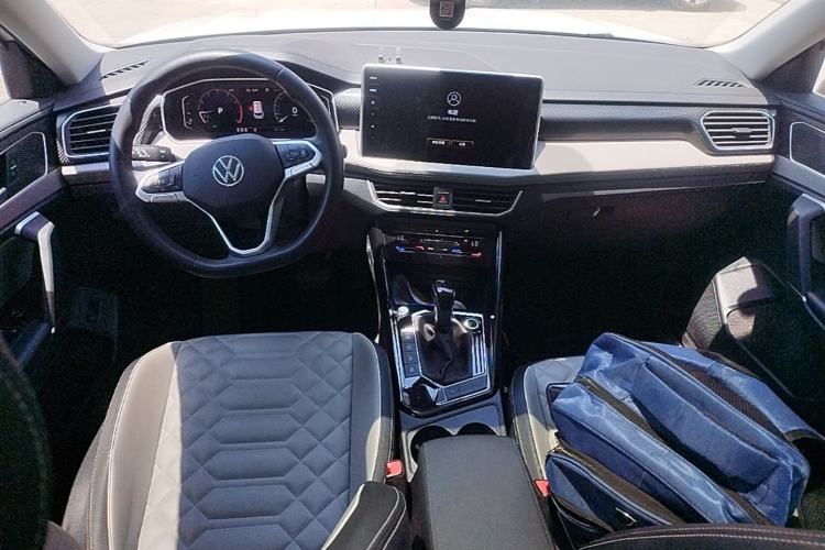 Used Volkswagen Tayron 2024 300TSI Two-Wheel-Drive Luxury Plus Advanced Version Center Console