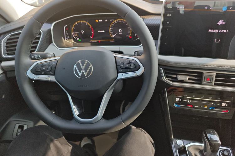 Used Volkswagen Tayron 2024 300TSI Two-Wheel-Drive Luxury Plus Advanced Version Center Console