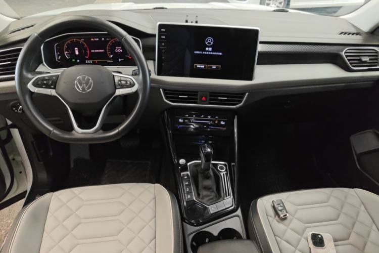 Used Volkswagen Tayron 2024 300TSI Two-Wheel-Drive Luxury Plus Advanced Version Center Console
