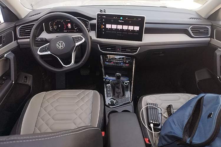 Used Volkswagen Tayron 2024 300TSI Two-Wheel-Drive Luxury Plus Advanced Version Center Console
