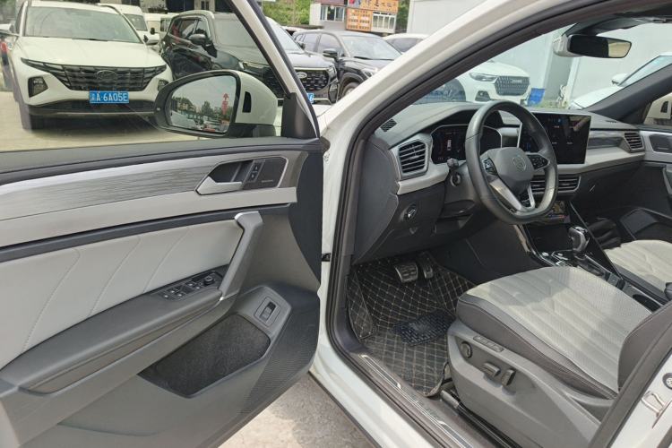 Used Volkswagen Tayron 2024 380TSI All-Wheel Drive R-Line Pro Smart Edition Driver Seat