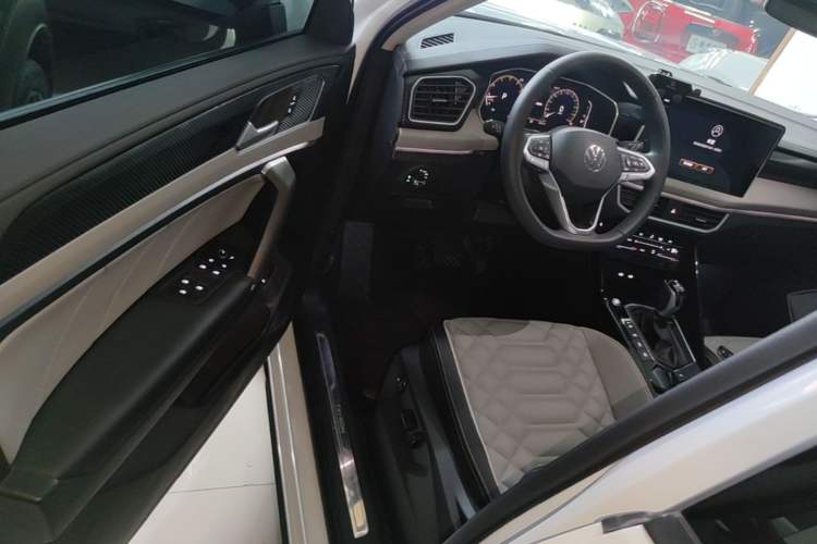 Used Volkswagen Tayron 2024 300TSI Two-Wheel-Drive Luxury Plus Advanced Version Driver Seat