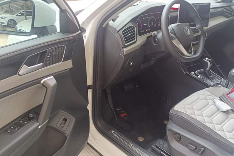 Used Volkswagen Tayron 2024 300TSI Two-Wheel-Drive Luxury Plus Advanced Version Driver Seat