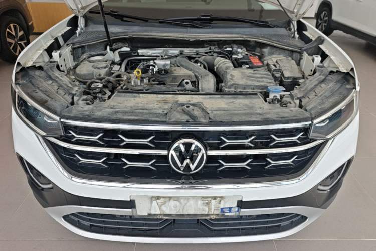 Used Volkswagen Tayron 2024 300TSI Two-Wheel-Drive Luxury Plus Advanced Version Engine Bay
