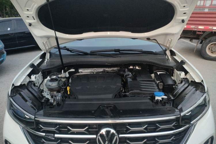 Used Volkswagen Tayron 2024 330TSI Two-Wheel Drive R-Line High-Energy Version Engine Bay
