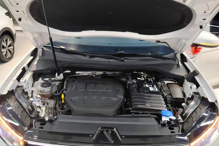 Used Volkswagen Tayron 2024 330TSI Two-Wheel Drive Luxury Plus Advanced Version Engine Bay