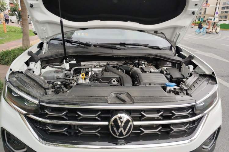 Used Volkswagen Tayron 2024 300TSI Two-Wheel-Drive Luxury Plus Advanced Version Engine Bay