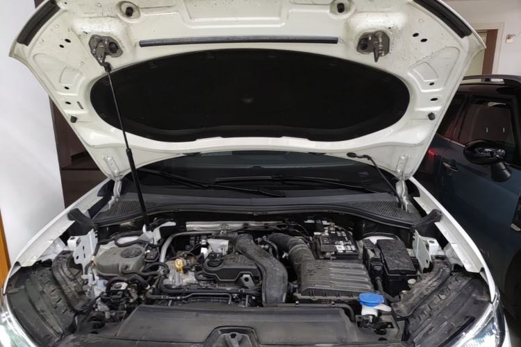 Used Volkswagen Tayron 2024 300TSI Two-Wheel-Drive Luxury Plus Advanced Version Engine Bay
