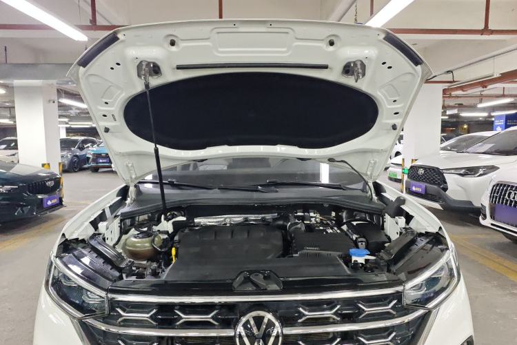Used Volkswagen Tayron 2024 330TSI Two-Wheel Drive Luxury Plus Advanced Version Engine Bay