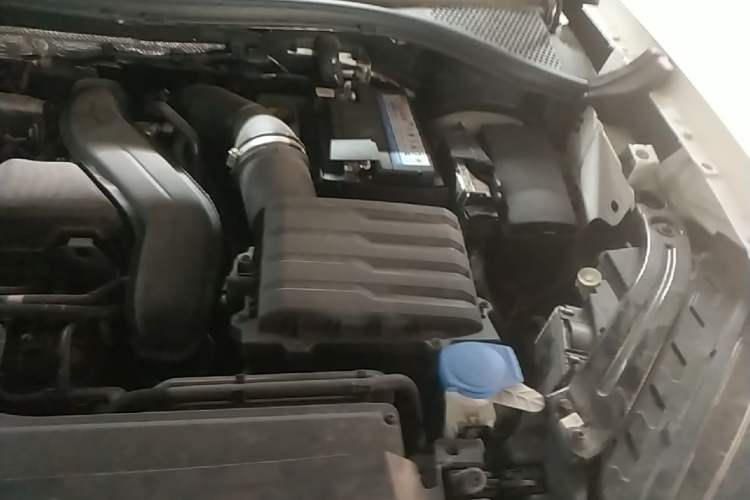 Used Volkswagen Tayron 2024 300TSI Two-Wheel-Drive Luxury Plus Advanced Version Engine Bay Left