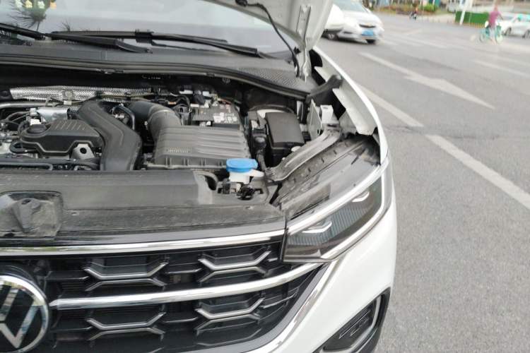 Used Volkswagen Tayron 2024 300TSI Two-Wheel-Drive Luxury Plus Advanced Version Engine Bay Left