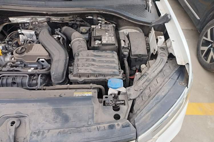 Used Volkswagen Tayron 2024 300TSI Two-Wheel-Drive Luxury Plus Advanced Version Engine Bay Left