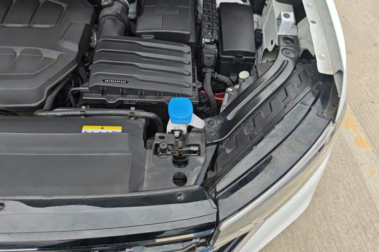 Used Volkswagen Tayron 2024 330TSI Two-Wheel Drive Luxury Plus Advanced Version Engine Bay Left
