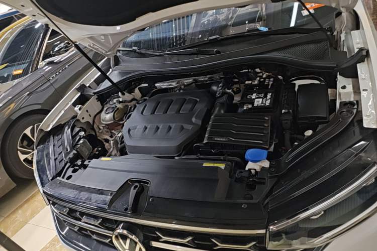 Used Volkswagen Tayron 2024 330TSI Two-Wheel Drive Luxury Plus Advanced Version Engine Bay