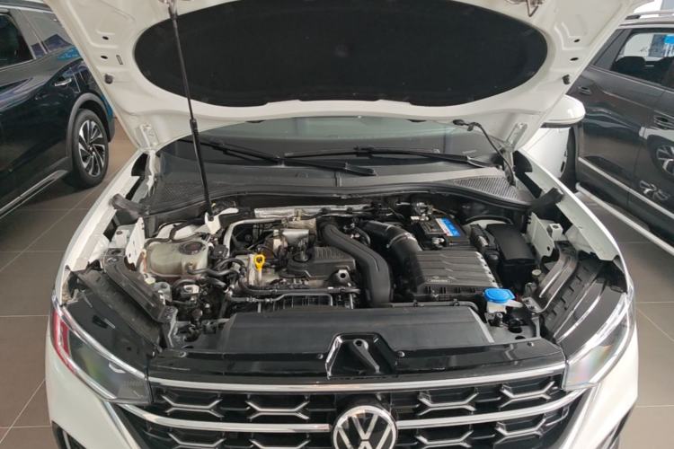 Used Volkswagen Tayron 2024 300TSI Two-Wheel-Drive Luxury Plus Advanced Version Engine Bay