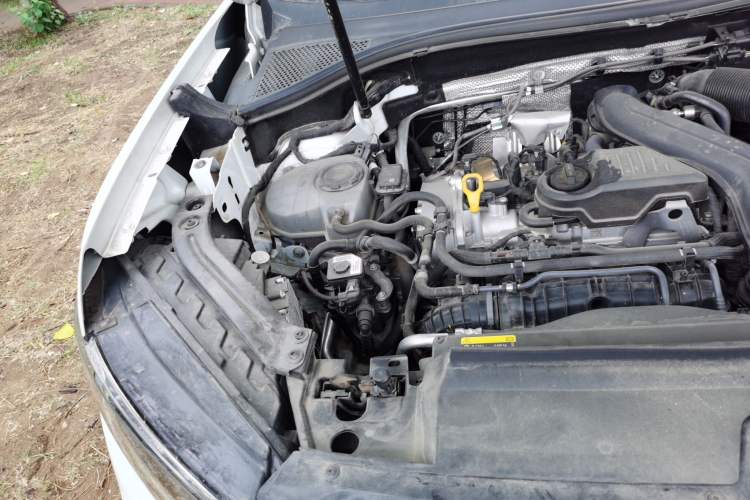 Used Volkswagen Tayron 2024 300TSI Two-Wheel-Drive Luxury Plus Advanced Version Engine Bay Right