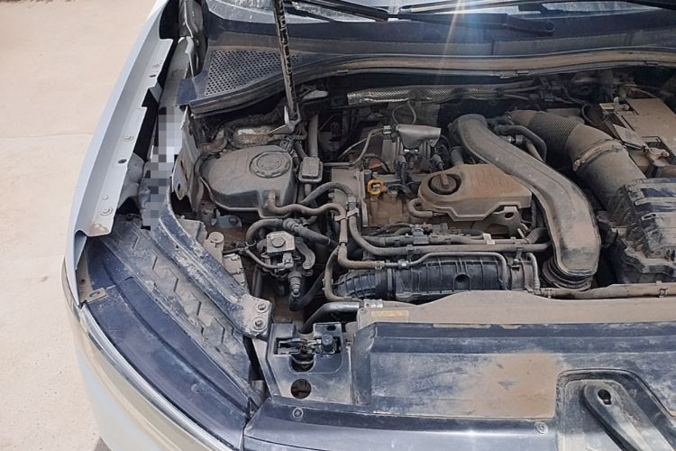 Used Volkswagen Tayron 2024 300TSI Two-Wheel-Drive Luxury Plus Advanced Version Engine Bay Right