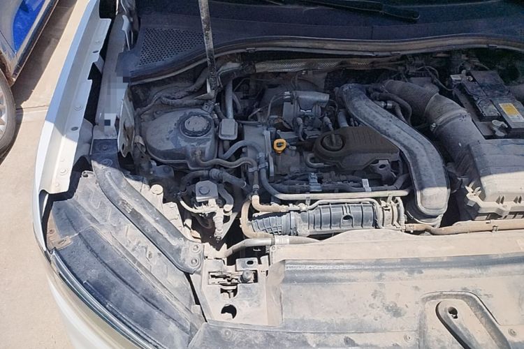 Used Volkswagen Tayron 2024 300TSI Two-Wheel-Drive Luxury Plus Advanced Version Engine Bay Right