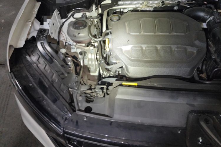 Used Volkswagen Tayron 2024 330TSI Two-Wheel Drive Luxury Plus Advanced Version Engine Bay Right