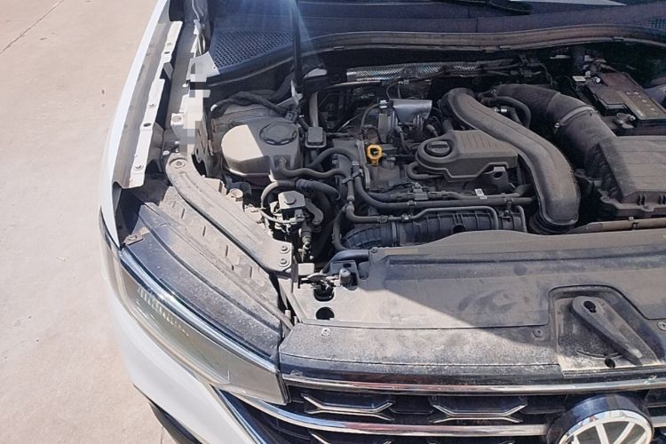 Used Volkswagen Tayron 2024 300TSI Two-Wheel-Drive Luxury Plus Advanced Version Engine Bay Right