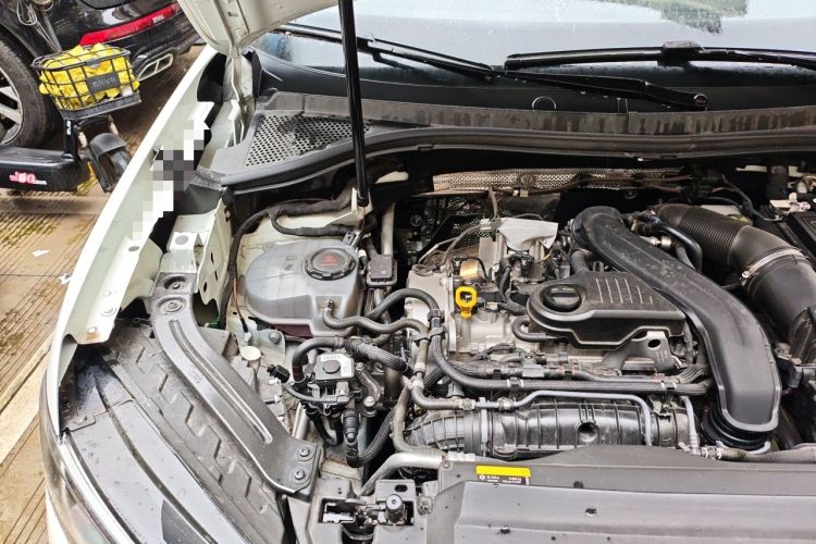 Used Volkswagen Tayron 2024 300TSI Two-Wheel-Drive Luxury Plus Advanced Version Engine Bay Right