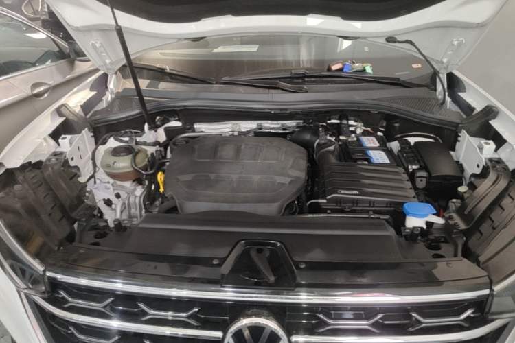 Used Volkswagen Tayron 2024 330TSI Two-Wheel Drive Luxury Plus Advanced Version Engine Bay