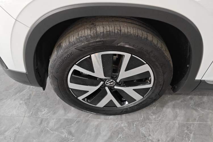 Used Volkswagen Tayron 2024 330TSI Two-Wheel Drive Luxury Plus Advanced Version Exterior 4