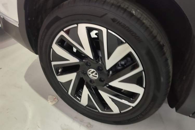 Used Volkswagen Tayron 2024 300TSI Two-Wheel-Drive Luxury Plus Advanced Version Exterior 5