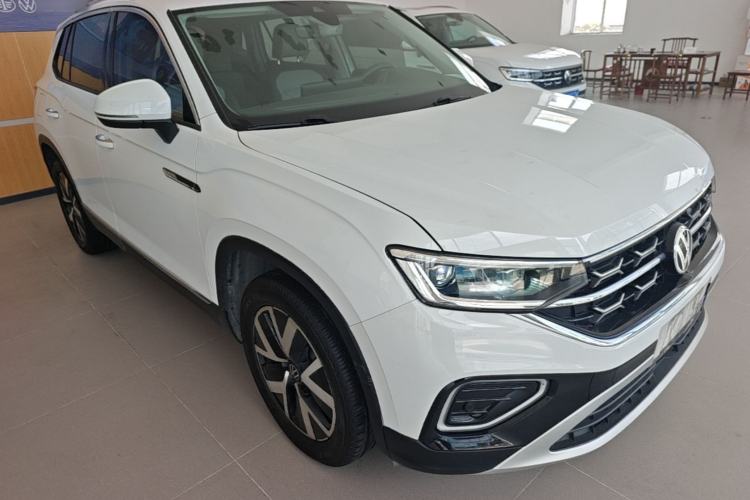 Used Volkswagen Tayron 2024 300TSI Two-Wheel-Drive Luxury Plus Advanced Version Front Right 45 Deg