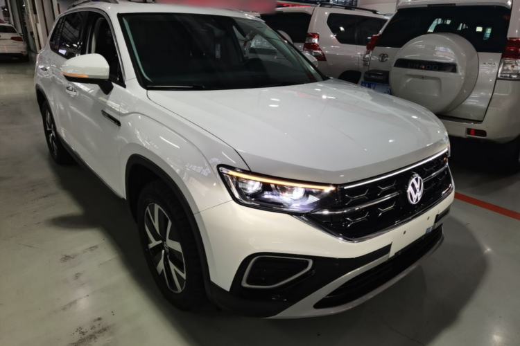Used Volkswagen Tayron 2024 300TSI Two-Wheel-Drive Luxury Plus Advanced Version Front Right 45 Deg