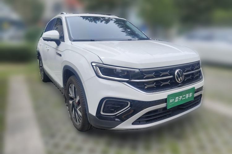 Used Volkswagen Tayron 2024 300TSI Two-Wheel-Drive Luxury Plus Advanced Version Front Right 45 Deg