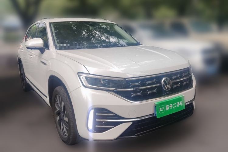 Used Volkswagen Tayron 2024 330TSI Two-Wheel Drive R-Line High-Energy Version Front Right 45 Deg
