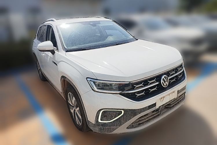 Used Volkswagen Tayron 2024 300TSI Two-Wheel-Drive Luxury Plus Advanced Version Front Right 45 Deg