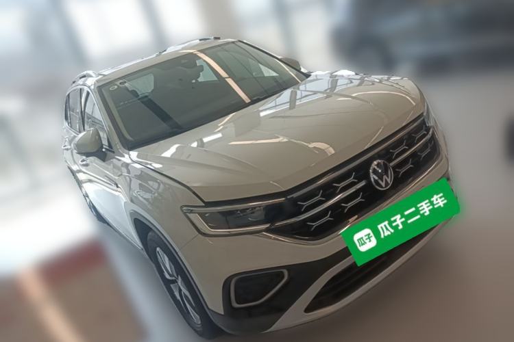 Used Volkswagen Tayron 2024 300TSI Two-Wheel-Drive Luxury Plus Advanced Version Front Right 45 Deg