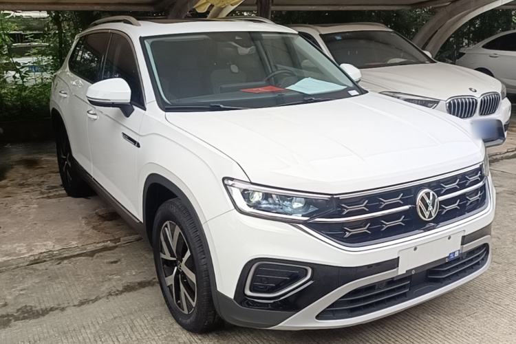 Used Volkswagen Tayron 2024 300TSI Two-Wheel-Drive Luxury Plus Advanced Version Front Right 45 Deg