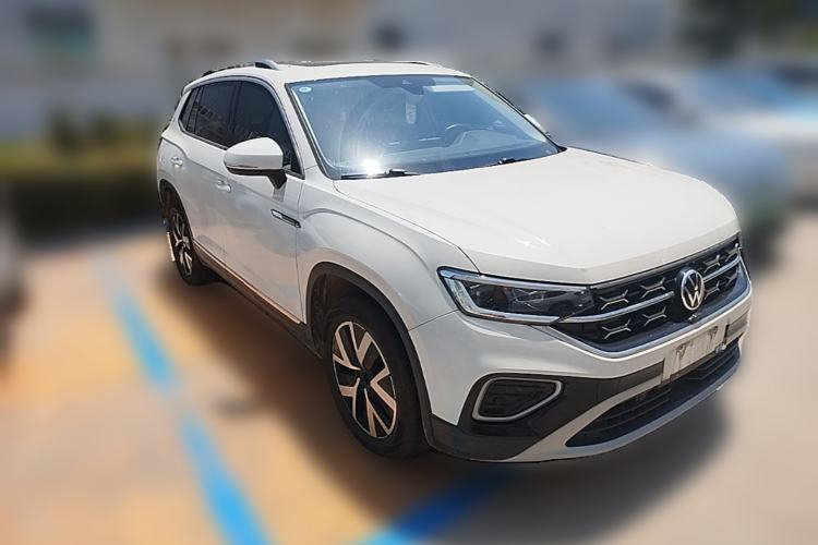 Used Volkswagen Tayron 2024 300TSI Two-Wheel-Drive Luxury Plus Advanced Version Front Right 45 Deg