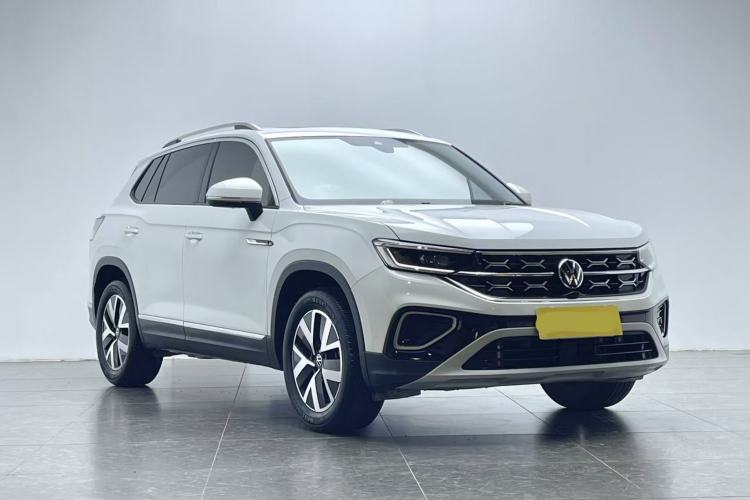 Used Volkswagen Tayron 2024 300TSI Two-Wheel-Drive Luxury Plus Advanced Version Front Right 45 Deg