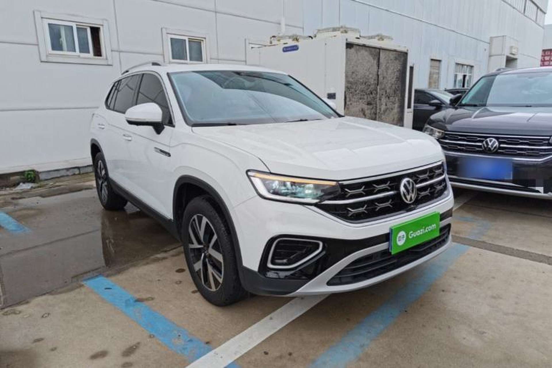 Used Volkswagen Tayron 2024 330TSI Two-Wheel Drive Luxury Plus Advanced Version Front Right 45 Deg