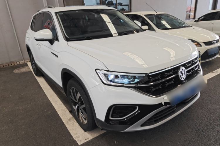 Used Volkswagen Tayron 2024 300TSI Two-Wheel-Drive Luxury Plus Advanced Version Front Right 45 Deg
