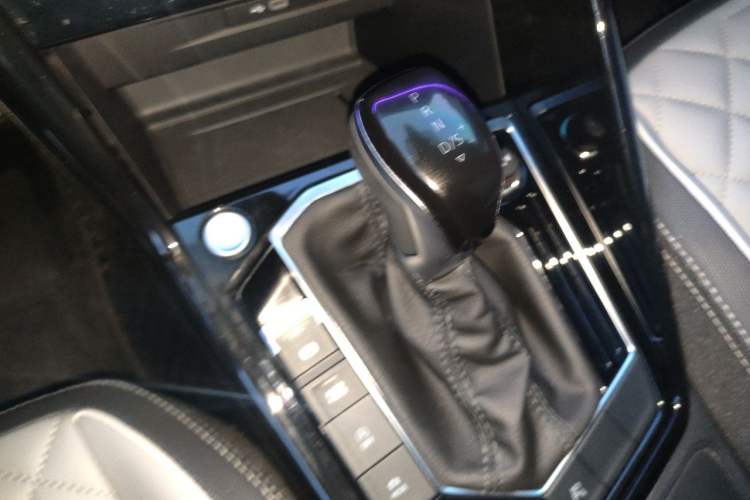Used Volkswagen Tayron 2024 330TSI Two-Wheel Drive R-Line High-Energy Version Gear Lever