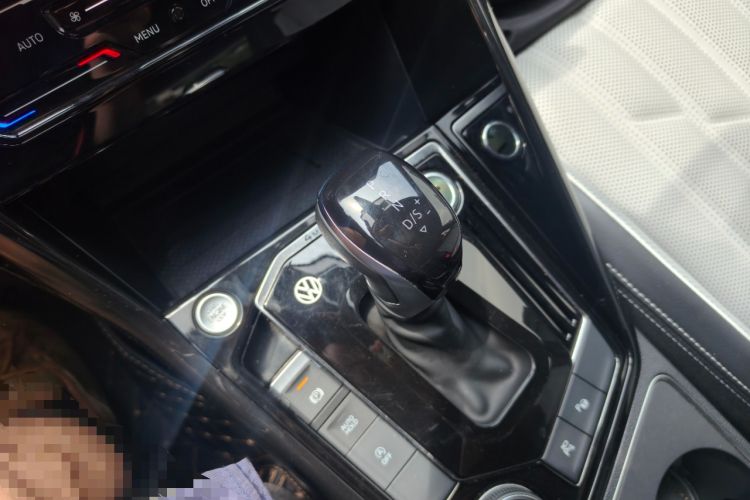 Used Volkswagen Tayron 2024 380TSI All-Wheel Drive R-Line Pro Smart Edition Gear Lever