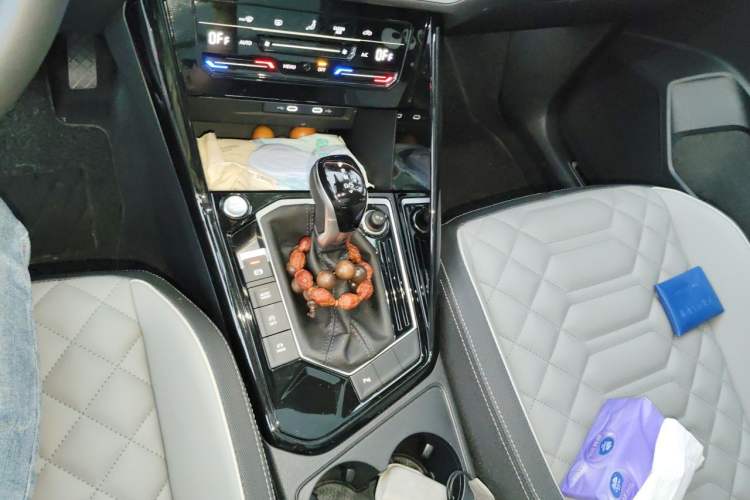 Used Volkswagen Tayron 2024 300TSI Two-Wheel-Drive Luxury Plus Advanced Version Gear Lever