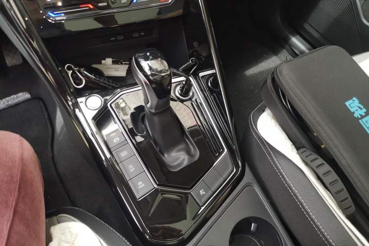 Used Volkswagen Tayron 2024 330TSI Two-Wheel Drive Luxury Plus Advanced Version Gear Lever
