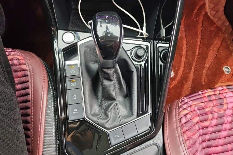 Used Volkswagen Tayron 2024 330TSI Two-Wheel Drive Luxury Plus Advanced Version Gear Lever