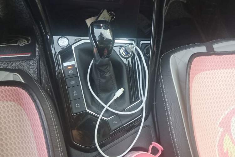 Used Volkswagen Tayron 2024 300TSI Two-Wheel-Drive Luxury Plus Advanced Version Gear Lever